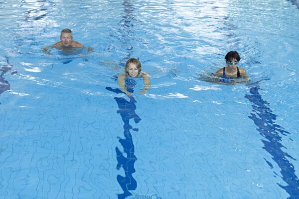 Grundkurs für Jugendliche ab 14 Jahren und Erwachsene Hallenbad Sonnenberg